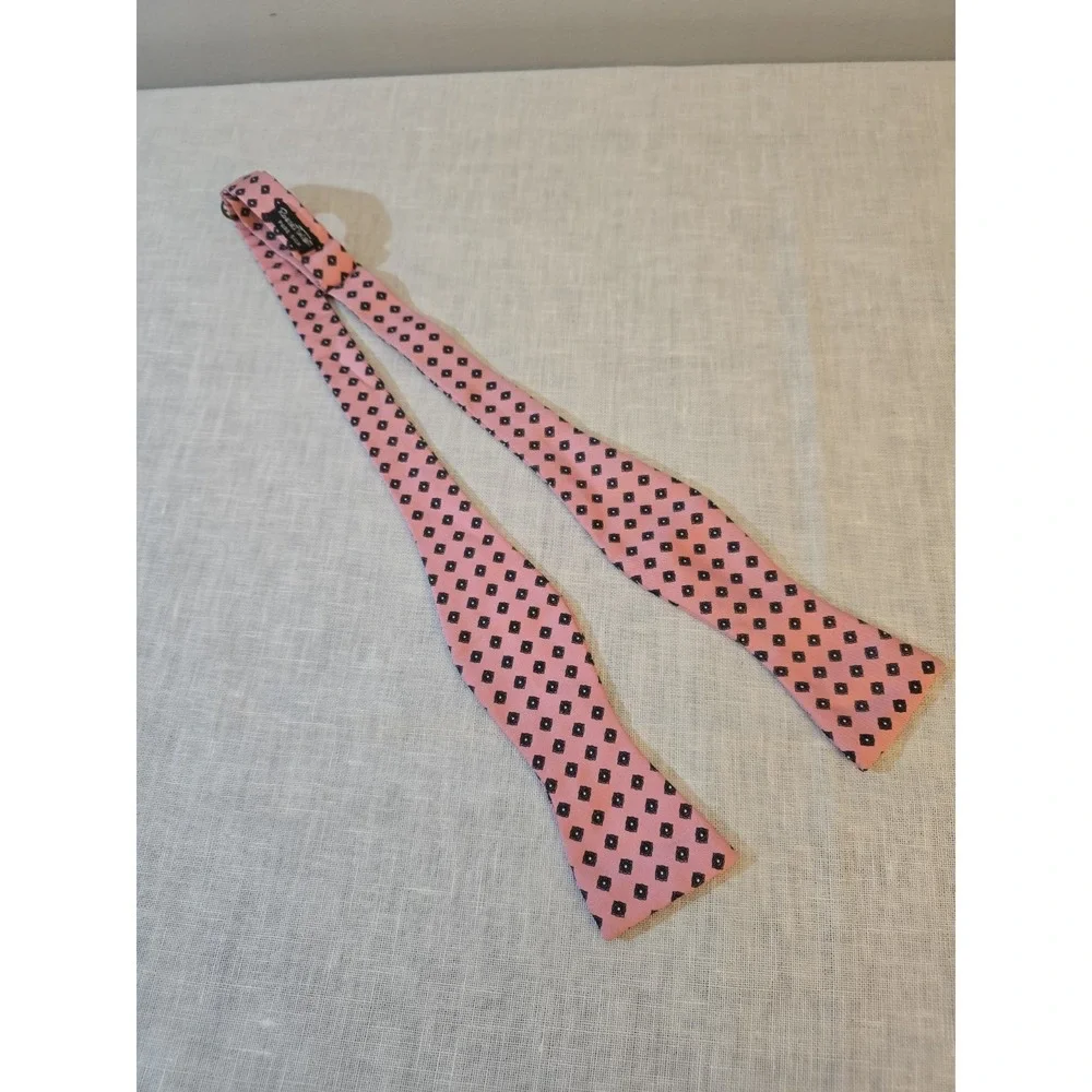 Robert Talbot 100% Silk Pink Geometric Print Bow Tie
